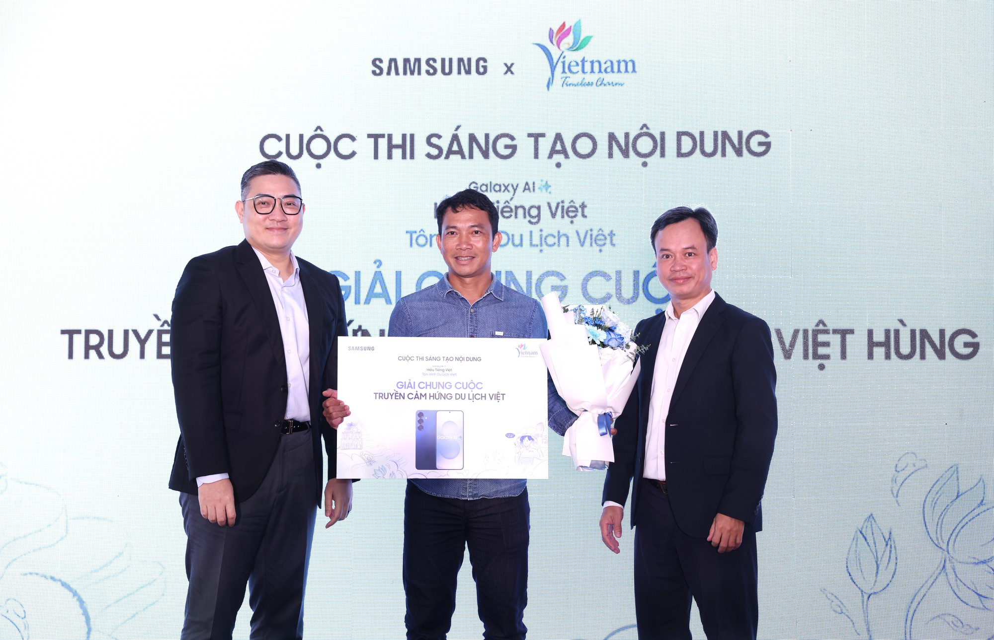 Samsung cùng Cục Du lịch Quốc gia Việt Nam vinh danh những người đoạt giải cuộc thi “Galaxy AI Hiểu Tiếng Việt, Tôn vinh Du lịch Việt”- Ảnh 4. Samsung cùng Cục Du lịch Quốc gia Việt Nam vinh danh những người đoạt giải cuộc thi “Galaxy AI Hiểu Tiếng Việt, Tôn vinh Du lịch Việt”- Ảnh 4.