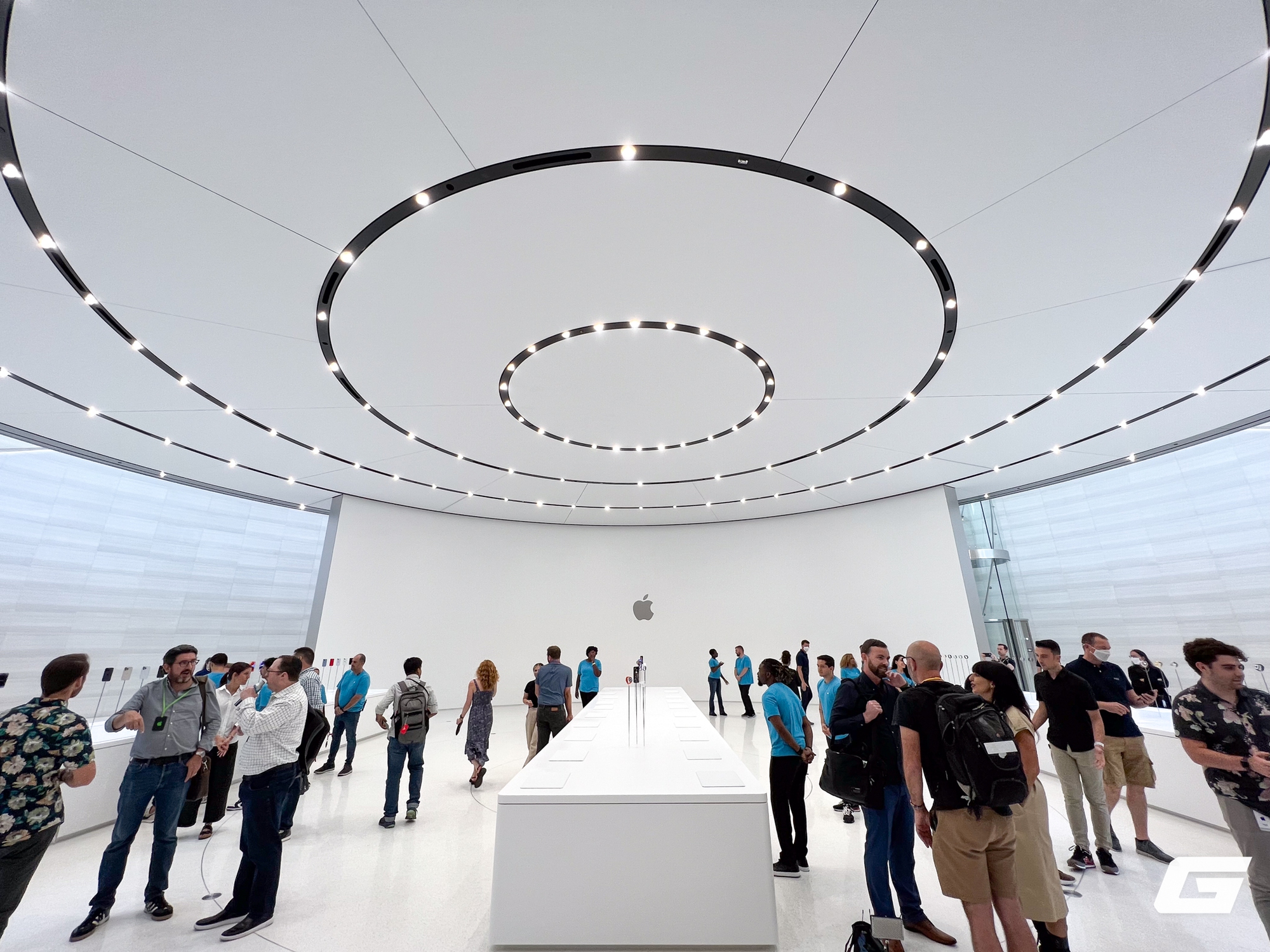 Thư mời điện tử của sự kiện Apple đã thay đổi ra sao sau từng năm?- Ảnh 9. Thư mời điện tử của sự kiện Apple đã thay đổi ra sao sau từng năm?- Ảnh 9.