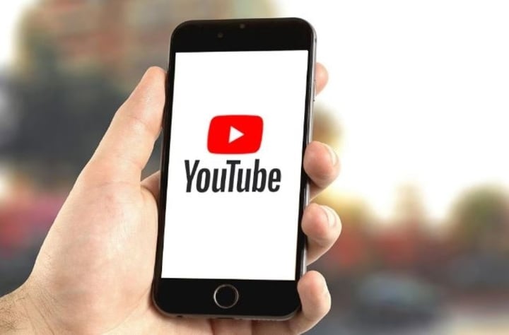 iphone-youtube-ban-17261549