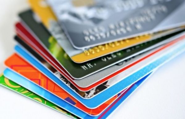 Từ 1/7, ngừng giao dịch với thẻ ATM từ: Cách nhận biết để chuyển đổi?- Ảnh 1.