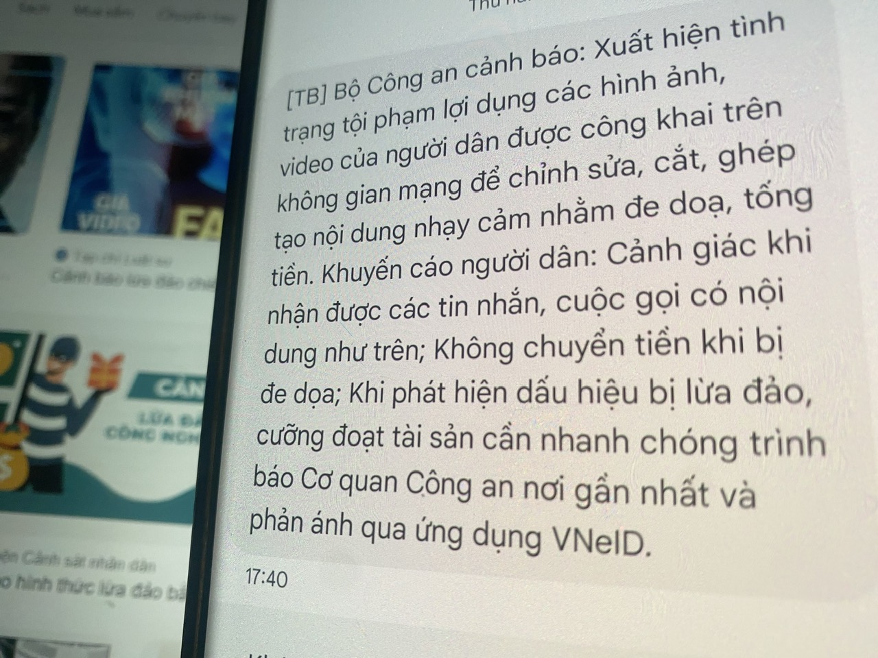 Bộ Công an cảnh báo một thủ đoạn mới người dân cần biết để không bị đe dọa, tống tiền- Ảnh 1. Bộ Công an cảnh báo một thủ đoạn mới người dân cần biết để không bị đe dọa, tống tiền- Ảnh 1.