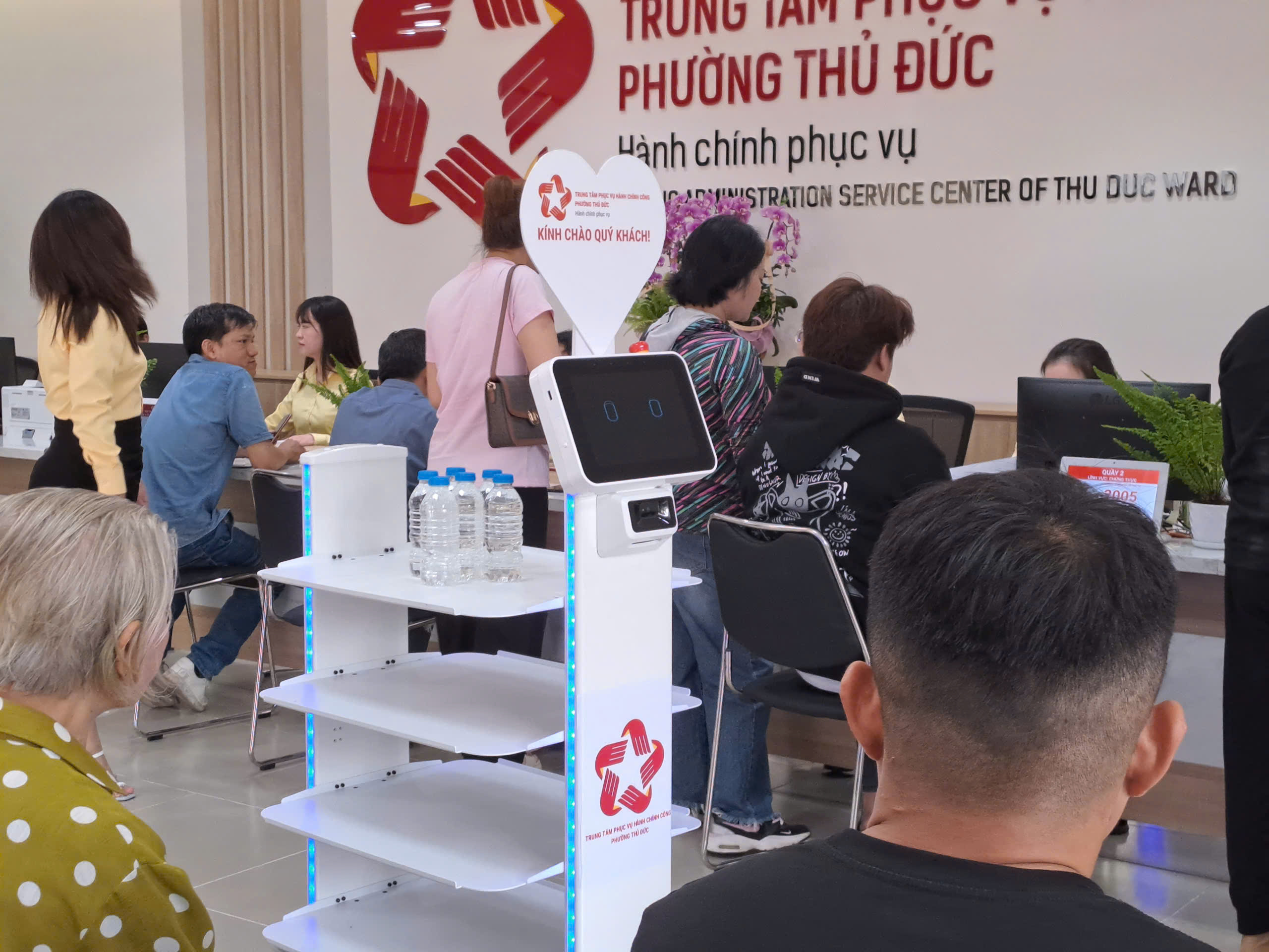 Những hình ảnh tại nhiều phường mới ở TP HCM trong ngày đầu tiên làm việc- Ảnh 15. Những hình ảnh tại nhiều phường mới ở TP HCM trong ngày đầu tiên làm việc- Ảnh 15.