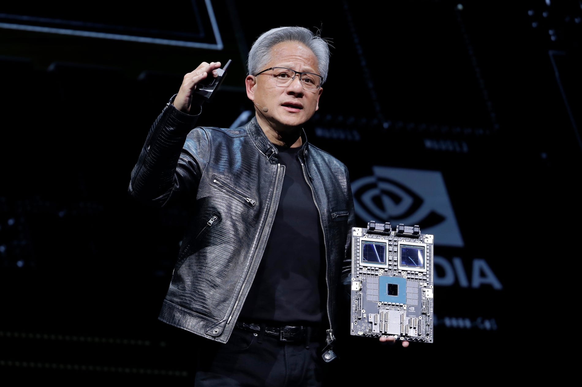 Vượt mặt Apple và Microsoft, NVIDIA vừa vươn tới một kỷ lục chưa có công ty nào làm được- Ảnh 1.