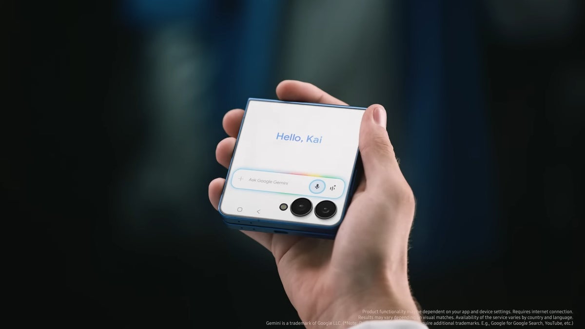 Trang mạng xã hội Apple vô tình đăng video quảng cáo... Samsung Galaxy Z Flip7- Ảnh 1. Trang mạng xã hội Apple vô tình đăng video quảng cáo... Samsung Galaxy Z Flip7- Ảnh 1.