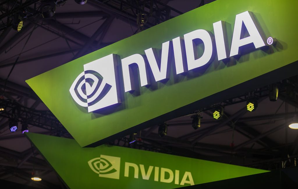 Hơn 1 tỷ USD chip AI của Nvidia bị tuồn lậu vào Trung Quốc: Mỹ siết, chợ đen vẫn “nóng rực”- Ảnh 1. Hơn 1 tỷ USD chip AI của Nvidia bị tuồn lậu vào Trung Quốc: Mỹ siết, chợ đen vẫn “nóng rực”- Ảnh 1.