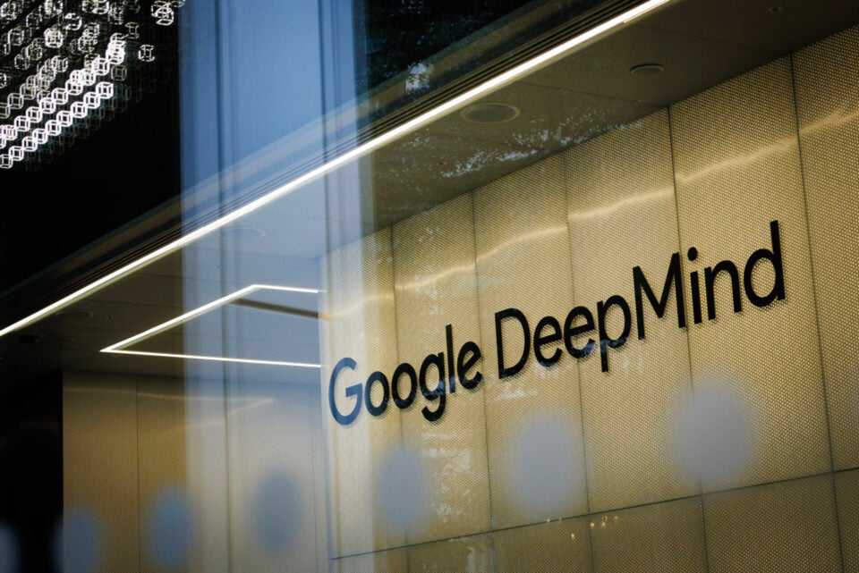 Công ty mẹ của Google âm thầm phát triển AI "chữa bệnh"- Ảnh 1.