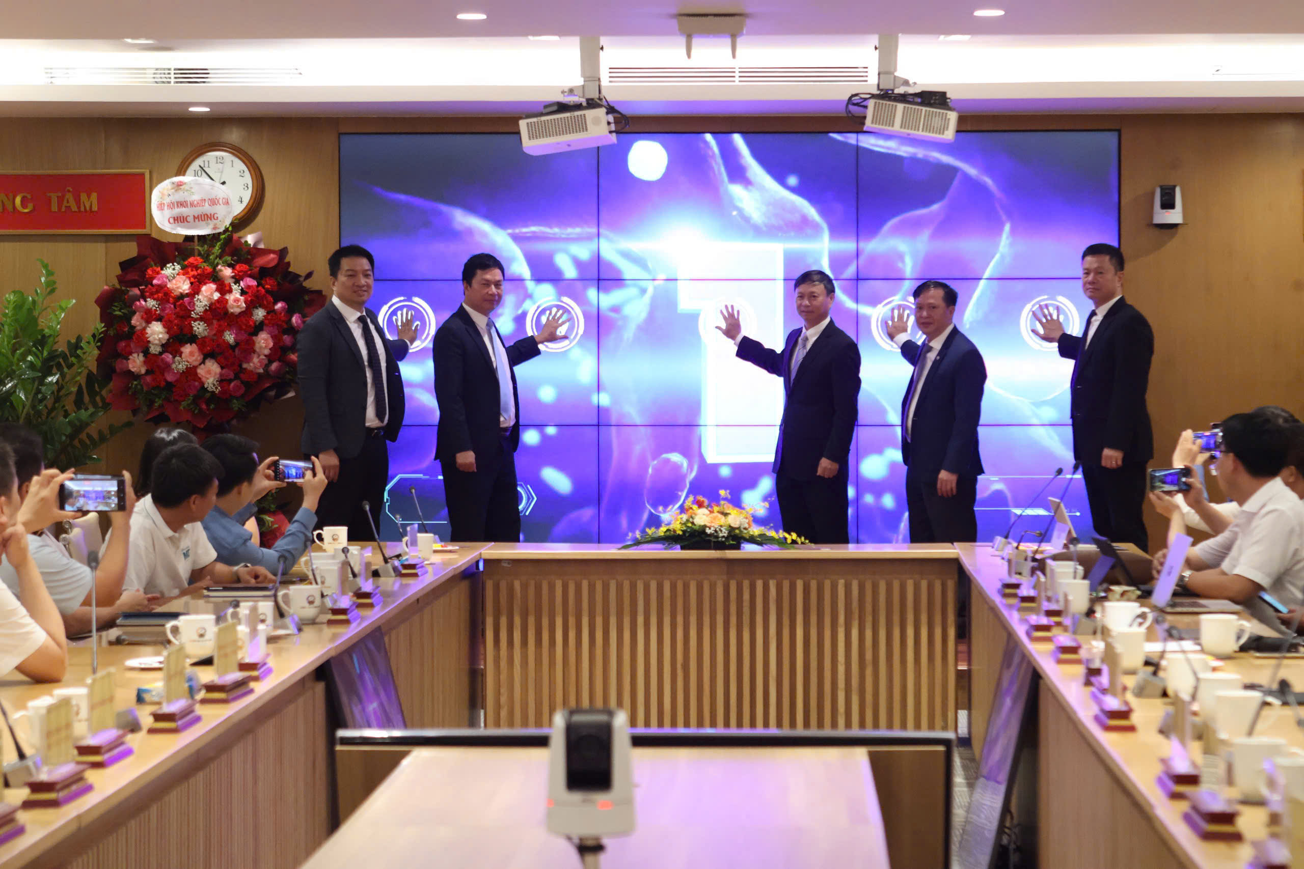 Ra mắt sàn giao dịch khoa học và công nghệ Việt Nam- Ảnh 1. Ra mắt sàn giao dịch khoa học và công nghệ Việt Nam- Ảnh 1.