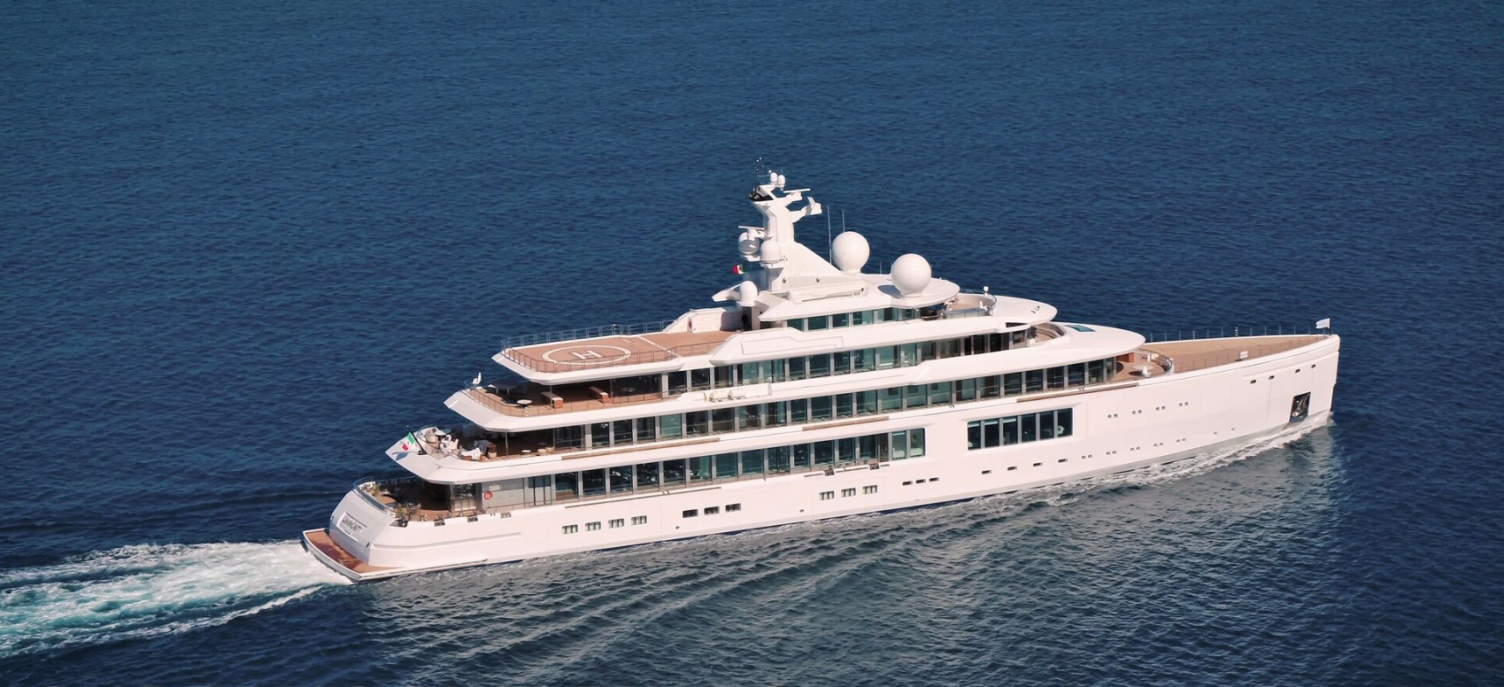 sieu-du-thuyen-luminosity-tung-duoc-ca-ngoi-la-bieu-tuong-cua-su-xa-xi-va-than-thien-voi-moi-truong-super-yacht-times-175207020504689280777 Số phận đáng tiếc của “siêu du thuyền lớn nhất thế kỷ 21” - Ảnh 1.