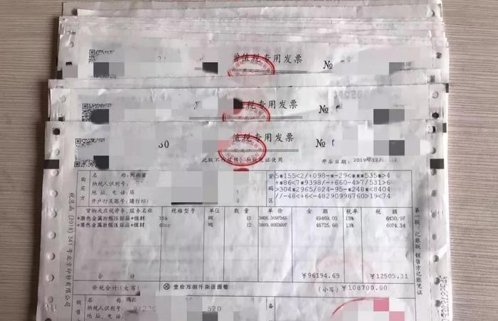 Mua hàng online bị lừa chuyển khoản hơn 254 triệu đồng, người đàn ông “cầu cứu” cảnh sát rồi bị bắt luôn: Tưởng là nạn nhân, hoá ra là kẻ phạm pháp- Ảnh 1. Mua hàng online bị lừa chuyển khoản hơn 254 triệu đồng, người đàn ông “cầu cứu” cảnh sát rồi bị bắt luôn: Tưởng là nạn nhân, hoá ra là kẻ phạm pháp- Ảnh 1.