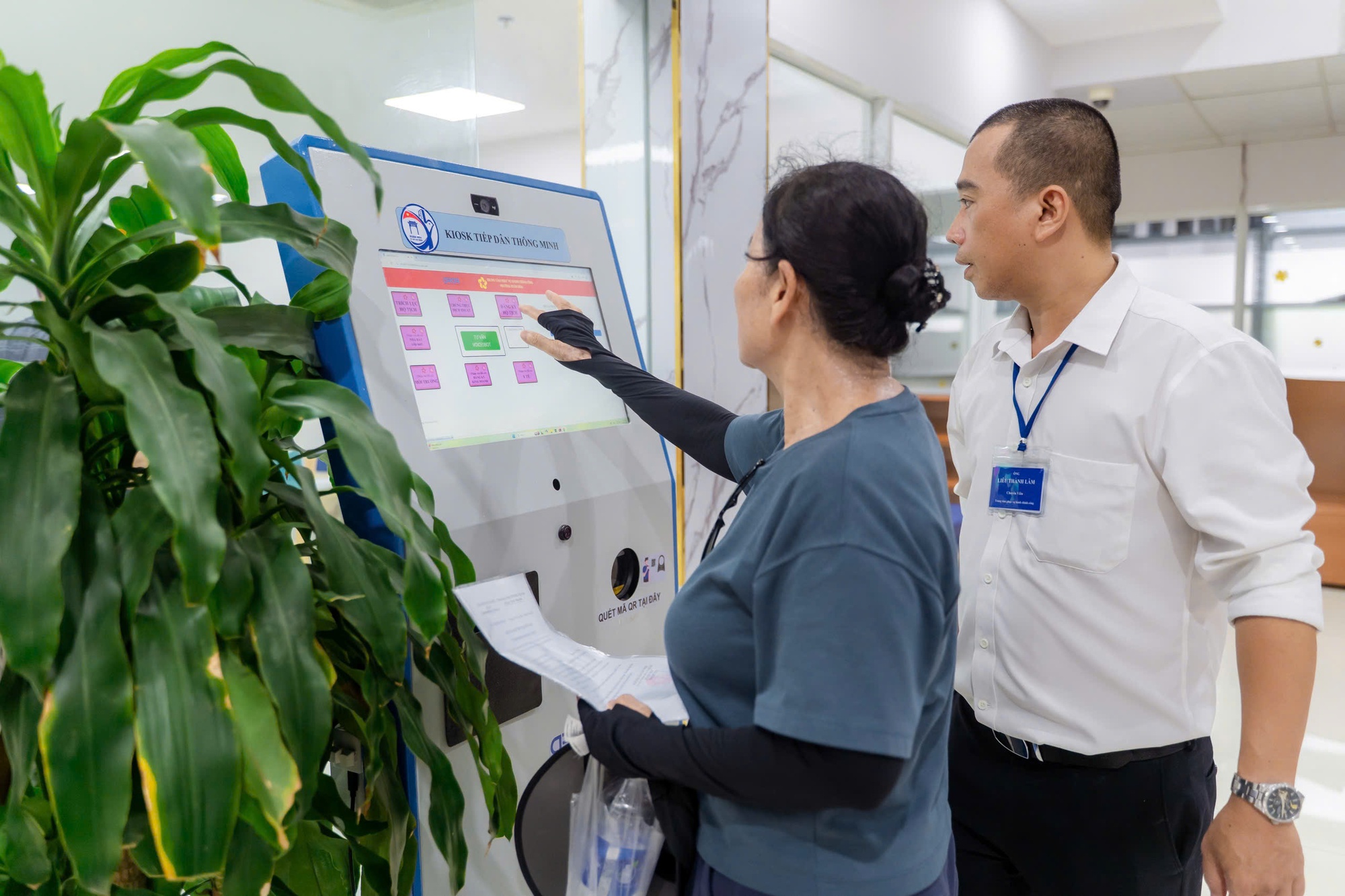 Những hình ảnh tại nhiều phường mới ở TP HCM trong ngày đầu tiên làm việc- Ảnh 8. Những hình ảnh tại nhiều phường mới ở TP HCM trong ngày đầu tiên làm việc- Ảnh 8.