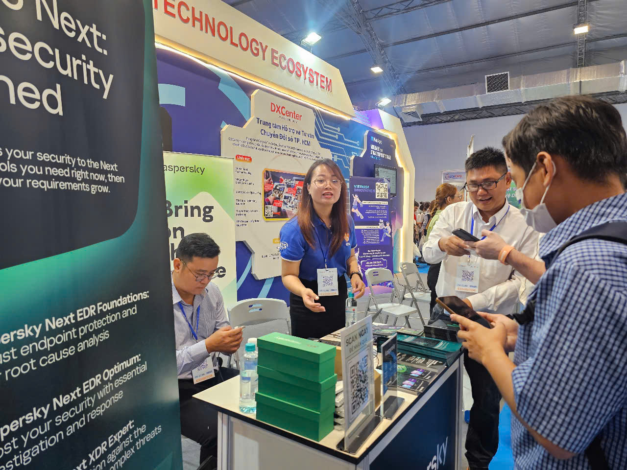 z678671909742093a51da5a315d616264fd922a63a5ea2-1752039985500155021370 Cận cảnh rô bốt hình người tại iTECH EXPO 2025 - Ảnh 4.