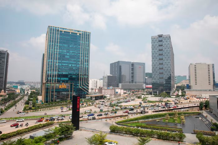 Nghịch lý tại 'thung lũng Silicon của châu Á': Hơn 1 triệu nhân viên Google, Microsoft, Goldman Sachs... không được sử dụng nước máy, đi làm quãng đường 14,5 km hết 4 giờ- Ảnh 1.