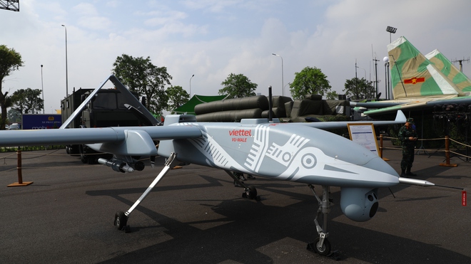 "Bảo bối" UAV đa năng ra mắt tại công trình kỷ lục Việt Nam: Vận tốc tối đa 200km/h, có thể mang cả tên lửa- Ảnh 4. "Bảo bối" UAV đa năng ra mắt tại công trình kỷ lục Việt Nam: Vận tốc tối đa 200km/h, có thể mang cả tên lửa- Ảnh 4.
