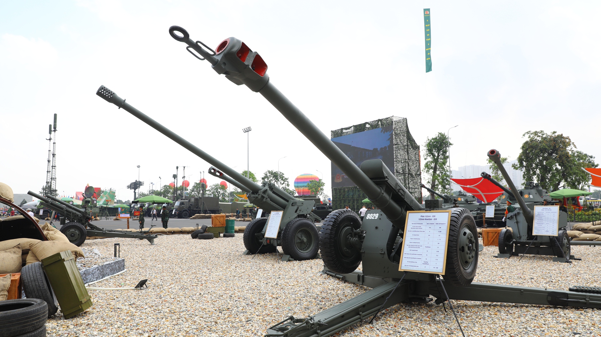 Lộ diện khí tài quân sự "bí ẩn" tại công trình top 10 thế giới: Là pháo mặt đất hạng nặng "made by Vietnam"- Ảnh 1.