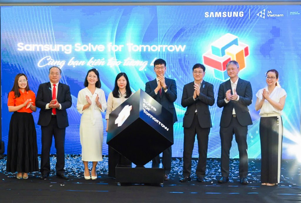 Ba động cơ mới cho ngành giáo dục Việt Nam: Apple - Samsung - Huawei đang tác động thế nào, và vì sao Better Choice Awards 2025 nên nhìn khác đi?- Ảnh 2. Ba động cơ mới cho ngành giáo dục Việt Nam: Apple - Samsung - Huawei đang tác động thế nào, và vì sao Better Choice Awards 2025 nên nhìn khác đi?- Ảnh 2.