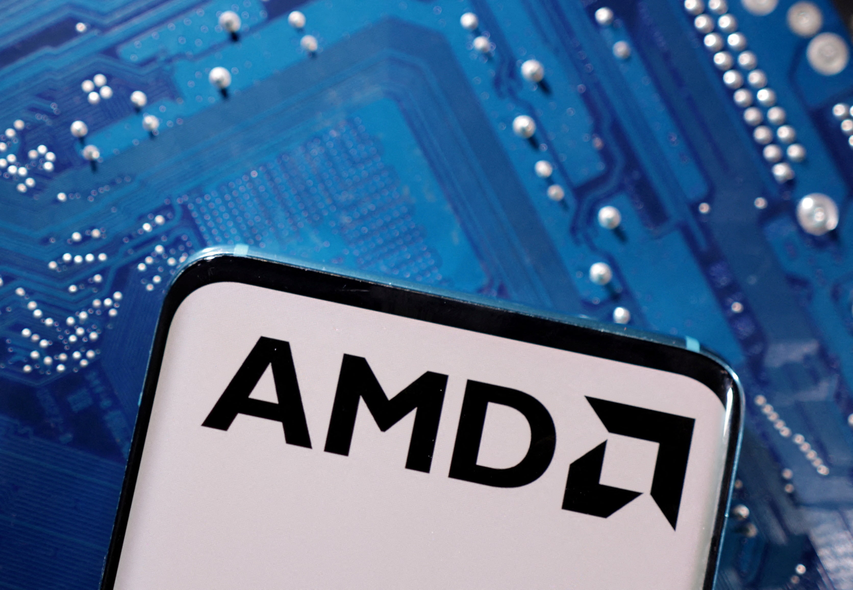 Để được bán chip vào Trung Quốc, AMD và NVIDIA phải chia sẻ doanh thu với chính phủ Mỹ- Ảnh 2.
