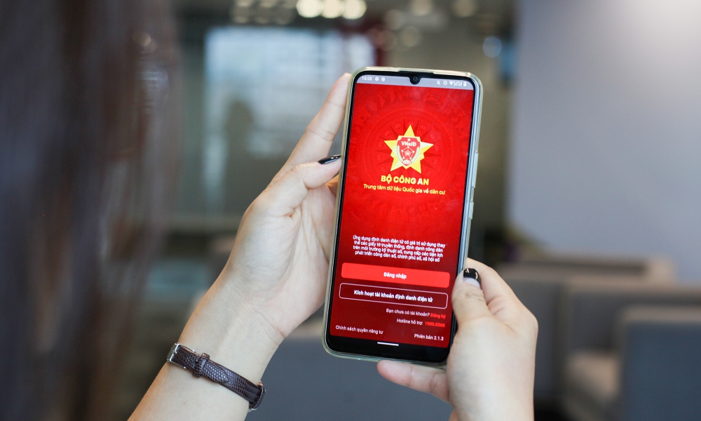 VNeID gặp tình trạng khác thường sau thông báo toàn dân được tặng 100.000 đồng: Nên làm gì lúc này?- Ảnh 1. VNeID gặp tình trạng khác thường sau thông báo toàn dân được tặng 100.000 đồng: Nên làm gì lúc này?- Ảnh 1.