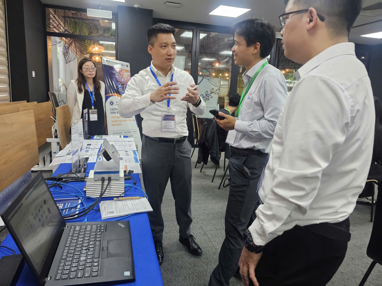 Doanh nghiệp Việt đưa AI vào đếm dừa, giám sát xe thay con người, chính xác đến 99%- Ảnh 2.