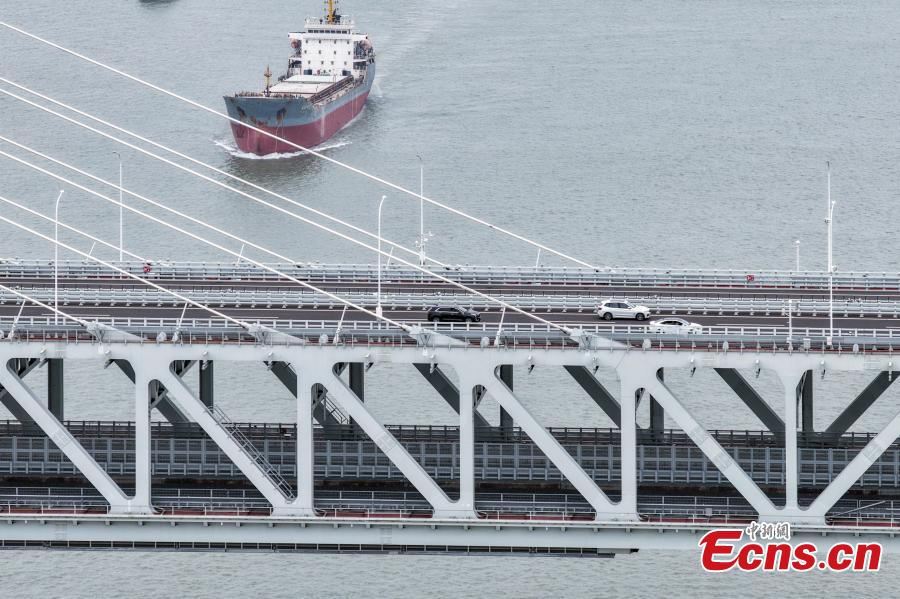 Đột phá chưa từng có của Trung Quốc: Dùng công nghệ ‘không cần’ con người xây siêu cầu dây văng lập 3 kỷ lục thế giới, riêng móng cao bằng toà nhà 24 tầng- Ảnh 4.