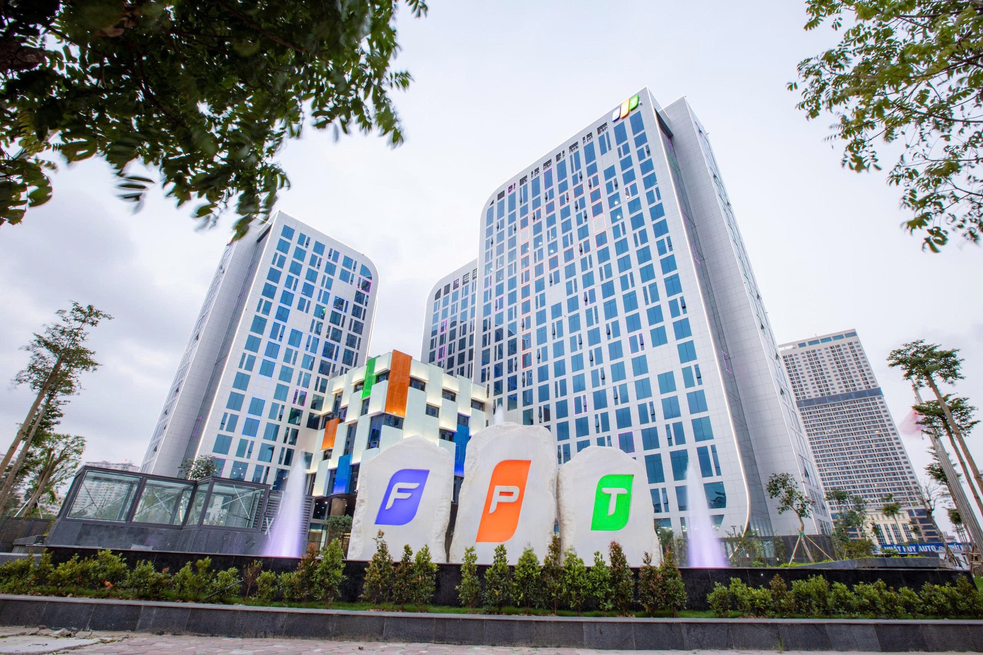 FPT ký hợp đồng chuyển đổi số trị giá 100 triệu USD với đối tác Mỹ- Ảnh 1.