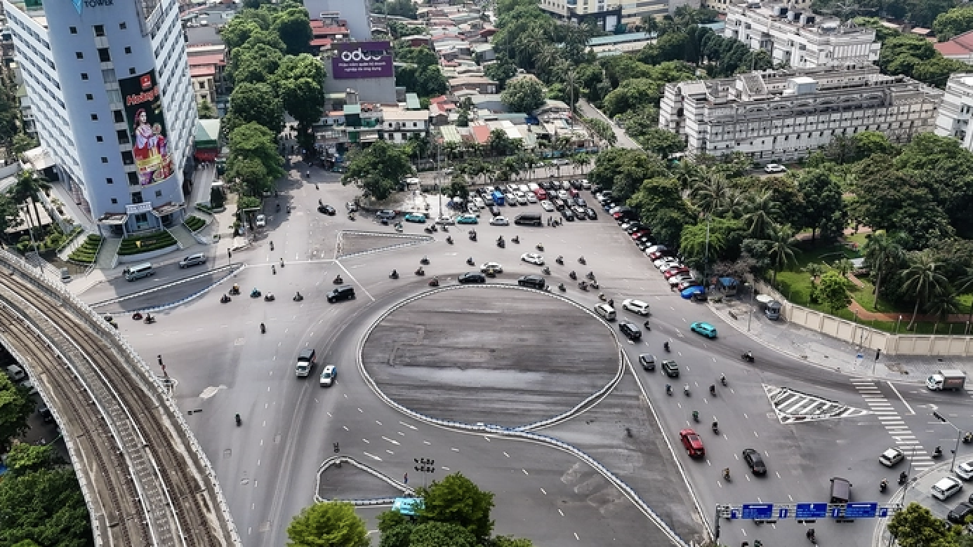 Hà Nội cấm xe máy xăng Vành đai 1 từ tháng 7-2026: Đề xuất 115 vị trí lắp đặt trạm sạc- Ảnh 1.