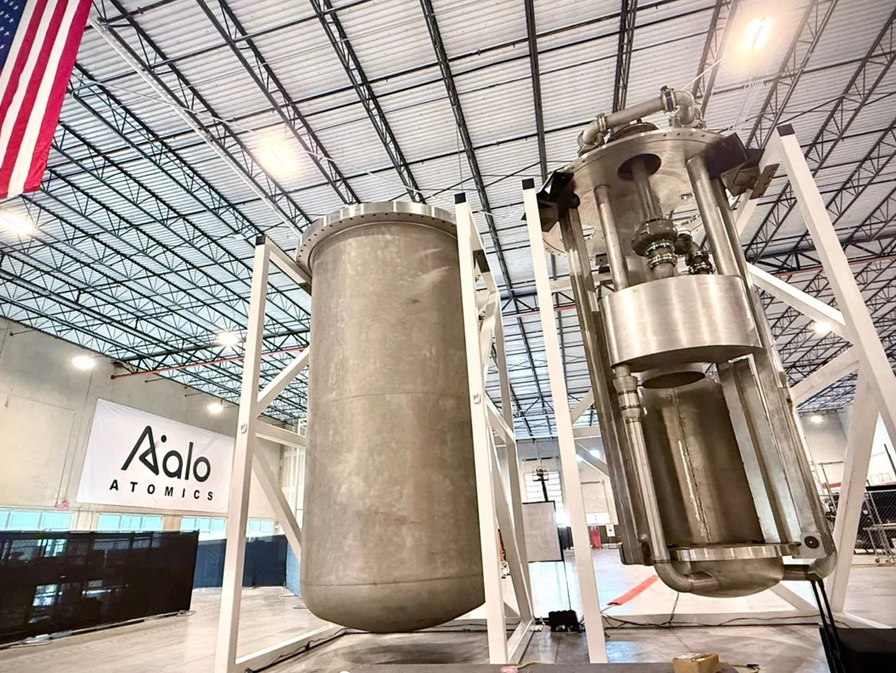 ben-trong-nha-xuong-cua-aalo-atomics-aalo-atomics-1756724356413161041775 Lò phản ứng hạt nhân thế hệ tiếp theo mang lại kỳ tích từng bị cho là “bất khả thi” - Ảnh 1.