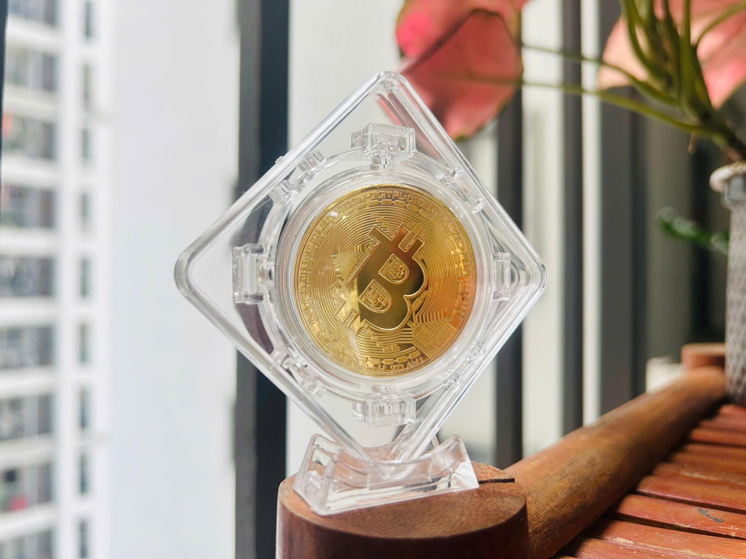 Cơ hội giữ lại 100 tỉ USD tiền số như Bitcoin, Ethereum… cho Việt Nam - Ảnh 1.