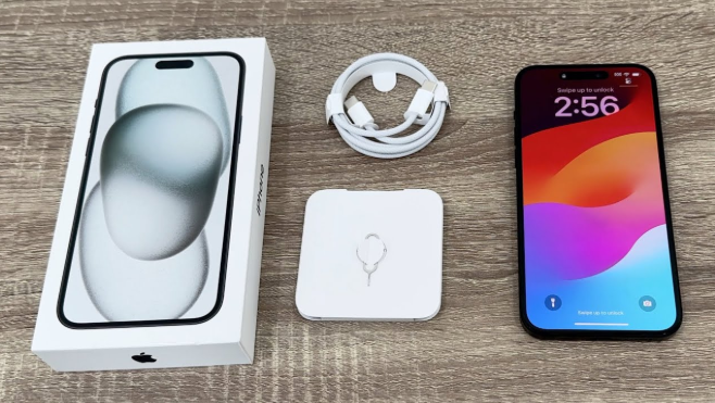 Khách mua 12 iPhone, tổng giá 360 triệu đồng, chuyển khoản ngay không mặc cả, không cần hóa đơn: Chủ cửa hàng hoảng hồn báo cảnh sát- Ảnh 1.