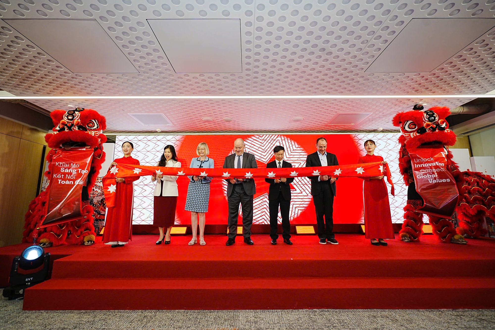 NAB mở văn phòng công nghệ mới tại Hà Nội, tiếp tục mở rộng đầu tư dài hạn vào Việt Nam- Ảnh 1. NAB mở văn phòng công nghệ mới tại Hà Nội, tiếp tục mở rộng đầu tư dài hạn vào Việt Nam- Ảnh 1.