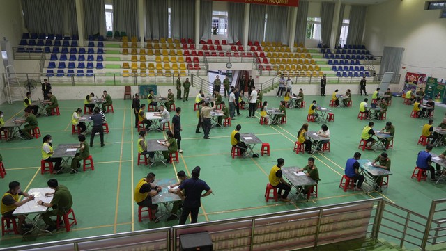 Gần 400 người cài ứng dụng VNeID giả mạo, bị lừa số tiền hơn 160 tỷ đồng- Ảnh 1.