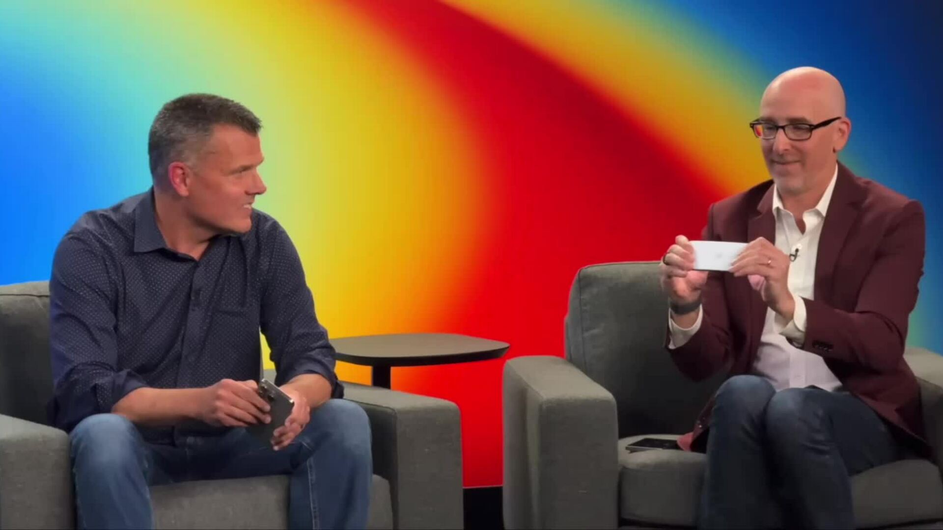 Giám đốc Apple 'thách' bẻ gãy iPhone Air