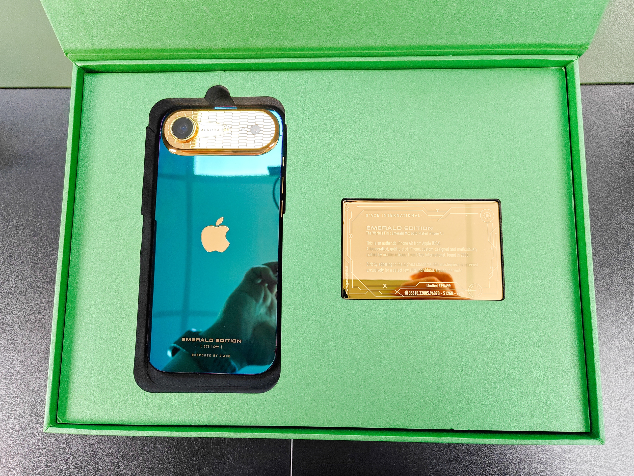 Trên tay chiếc iPhone Air mạ vàng 24K đầu tiên trên thế giới- Ảnh 2.