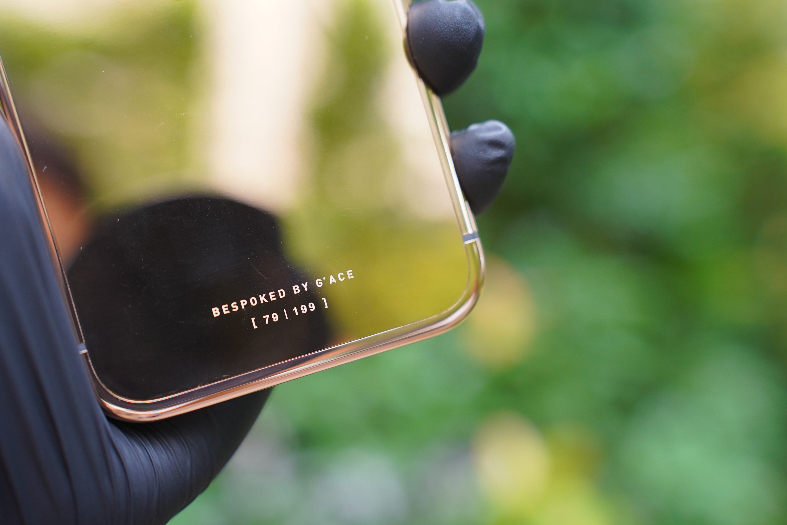 Cận cảnh iPhone 17 Pro Max mạ vàng đầu tiên thế giới do người Việt chế tác trong 33 giờ  - Ảnh 8.