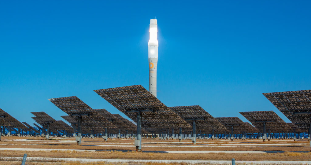 Nhà máy điện mặt trời âm thầm tạo ra điện ngay trong đêm - Ảnh 4.