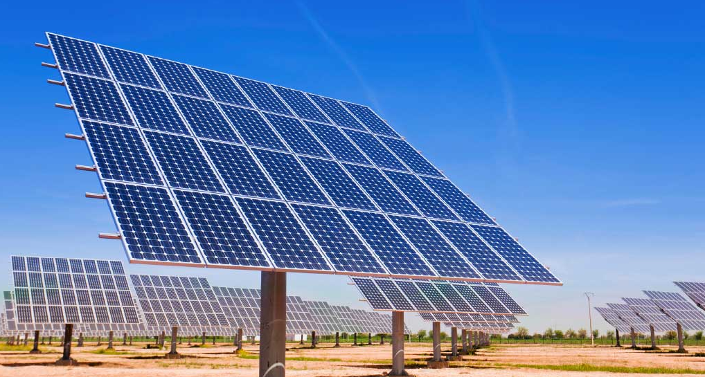 Nhà máy điện mặt trời âm thầm tạo ra điện ngay trong đêm - Ảnh 2.