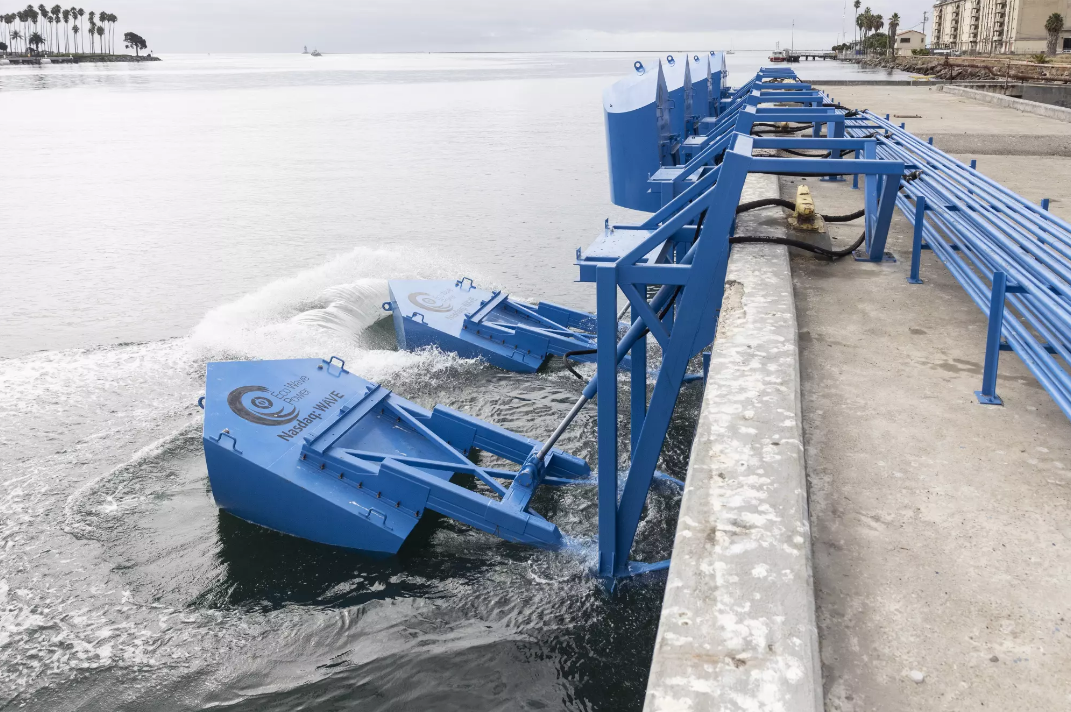 Khai thác sức mạnh sóng biển ngay trên bờ, tiềm năng thắp sáng tới 60.000 ngôi nhà - Ảnh 1.