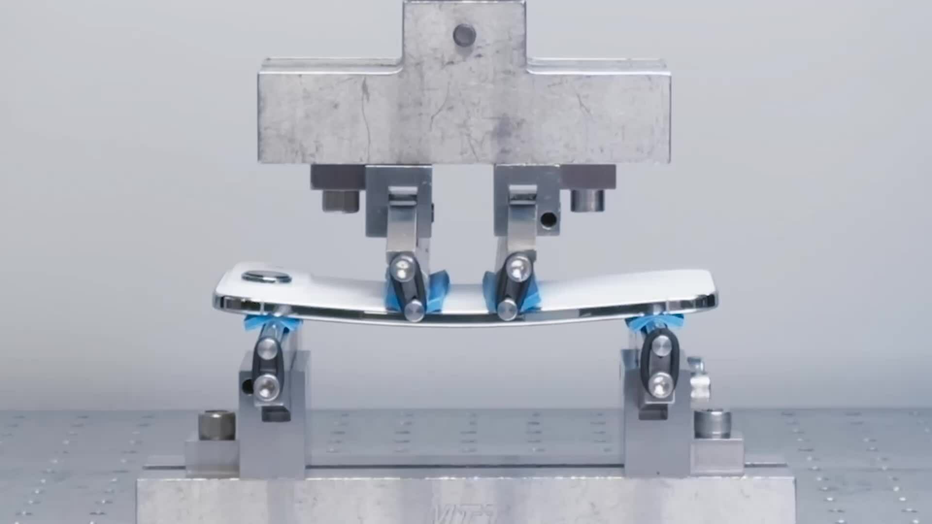 Thử nghiệm uốn cong iPhone Air, thả rơi 17 Pro