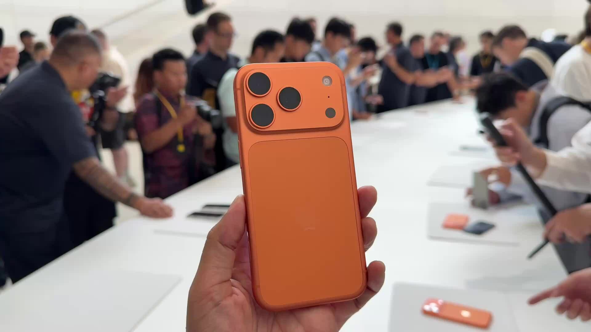 Thực tế iPhone 17 Pro và 17 Pro Max