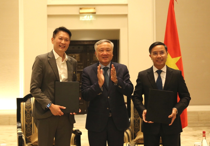 Bùng nổ tinh thần đổi mới sáng tạo tại triển lãm VIIE 2025 ngày thứ hai: vô vàn hoạt động cho mọi lứa tuổi, từ thi đấu robot cho tới lái thử xe- Ảnh 5. Bùng nổ tinh thần đổi mới sáng tạo tại triển lãm VIIE 2025 ngày thứ hai: vô vàn hoạt động cho mọi lứa tuổi, từ thi đấu robot cho tới lái thử xe- Ảnh 5.