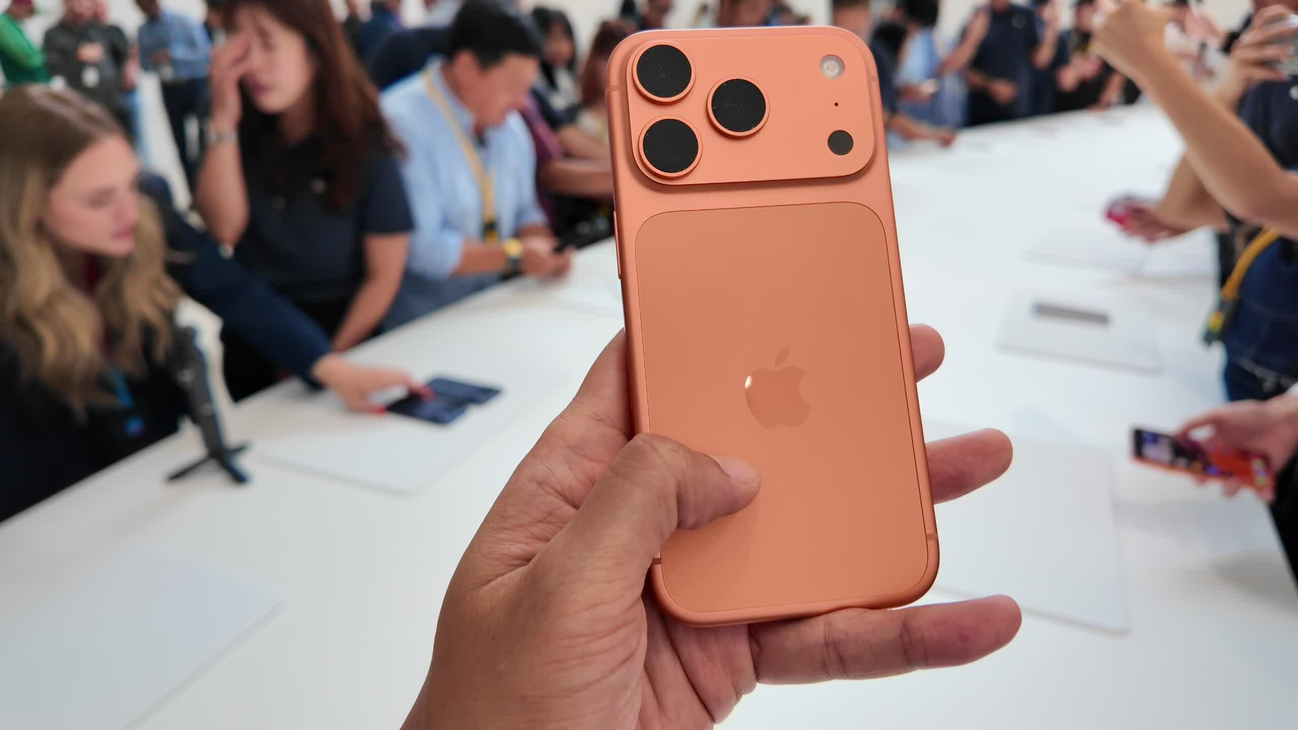 Trải nghiệm các nâng cấp trên iPhone 17 Pro