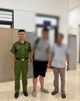 Công an Hà Nội cảnh báo kiểu tin nhắn lừa đảo nhưng không được xóa- Ảnh 2.