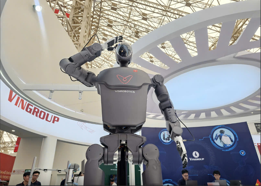 NÓI THẲNG: Vingroup tạo "sốc" hay tiền lệ cần thiết?- Ảnh 1. NÓI THẲNG: Vingroup tạo "sốc" hay tiền lệ cần thiết?- Ảnh 1.