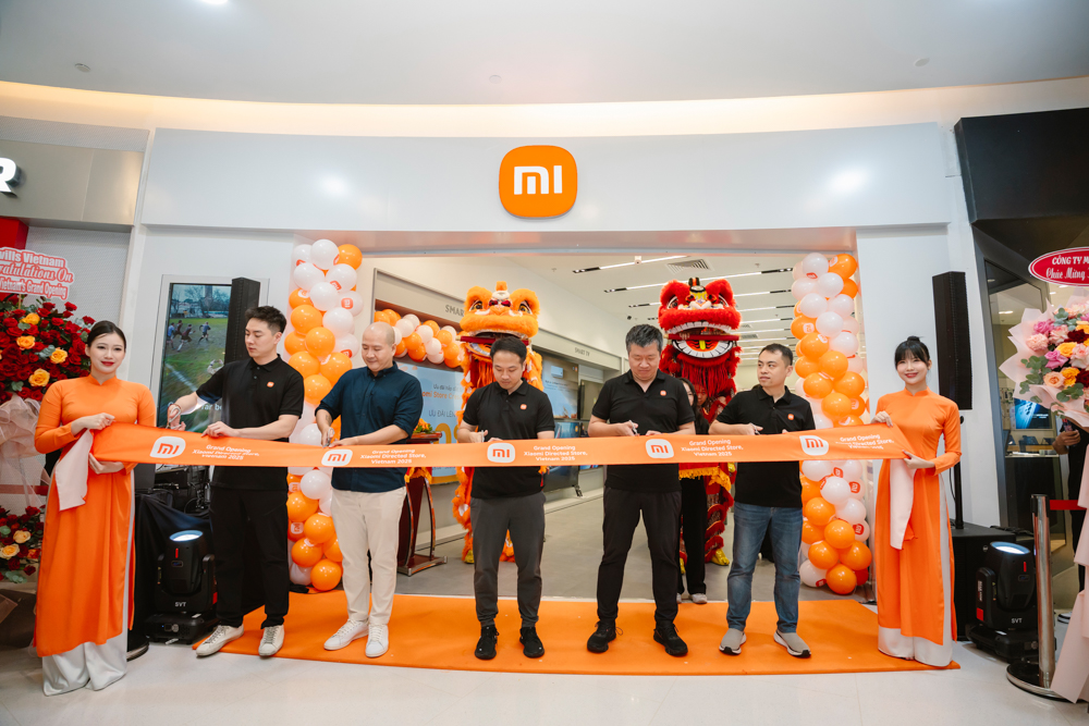 Xiaomi mở cửa hàng đầu tiên tại Việt Nam, tung loạt ưu đãi sốc dịp khai trương- Ảnh 1.