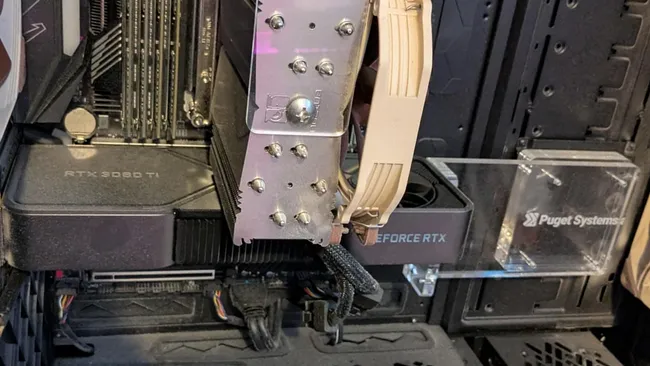 Một người may mắn vừa "hốt trọn" dàn PC cao cấp 8000 USD với giá chỉ... 23,5 USD với Threadripper 24 nhân và RTX 3080 Ti- Ảnh 1.