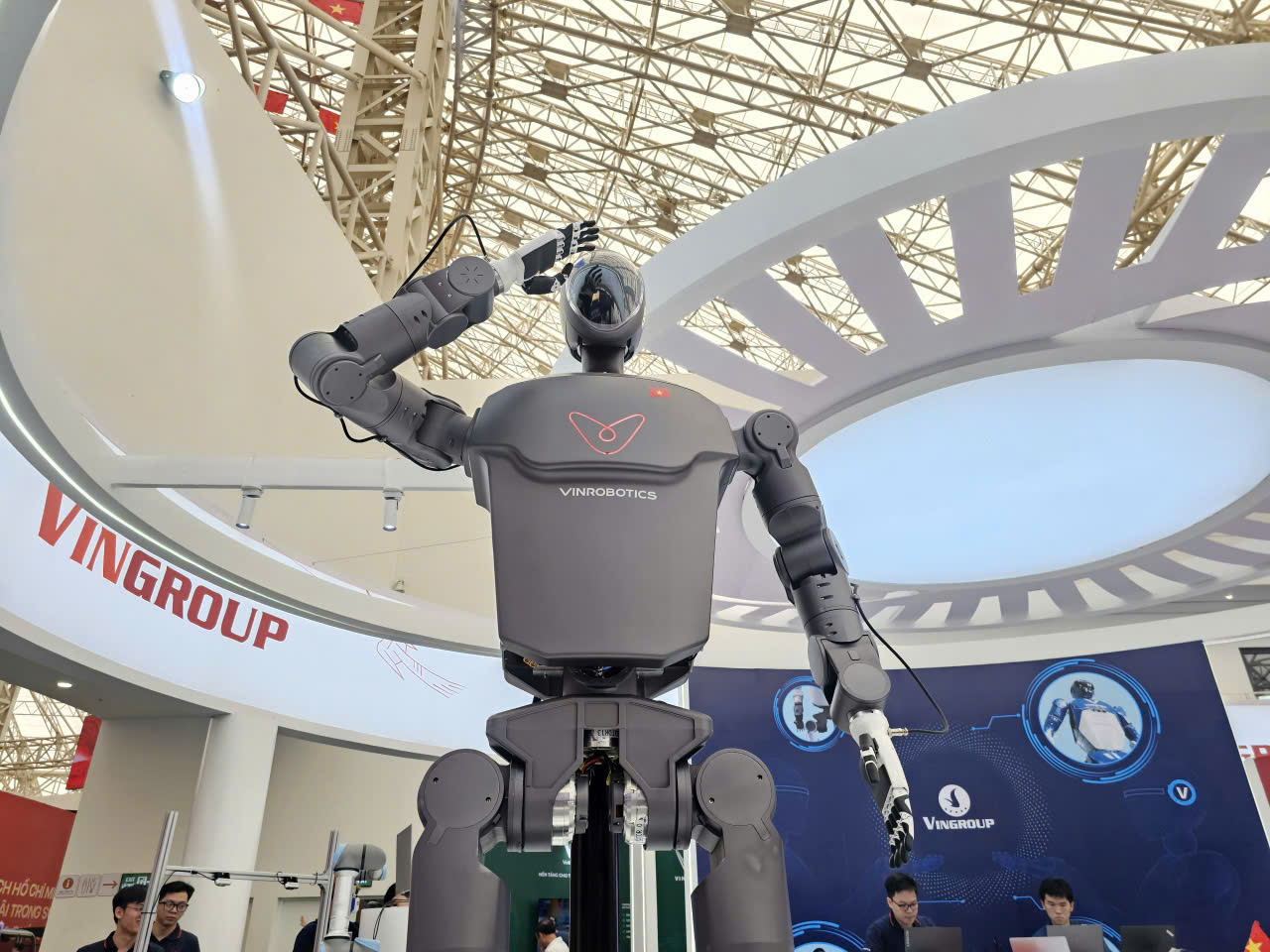 Khám phá hàng loạt robot hình người của Vingroup tại Triển lãm thành tựu đất nước - Ảnh 5.