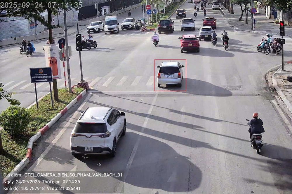 Bị camera AI phạt nguội ghi hình, 1.339 xe máy, 113 ô tô vừa vượt đèn đỏ đối diện mức phạt nào?- Ảnh 1.