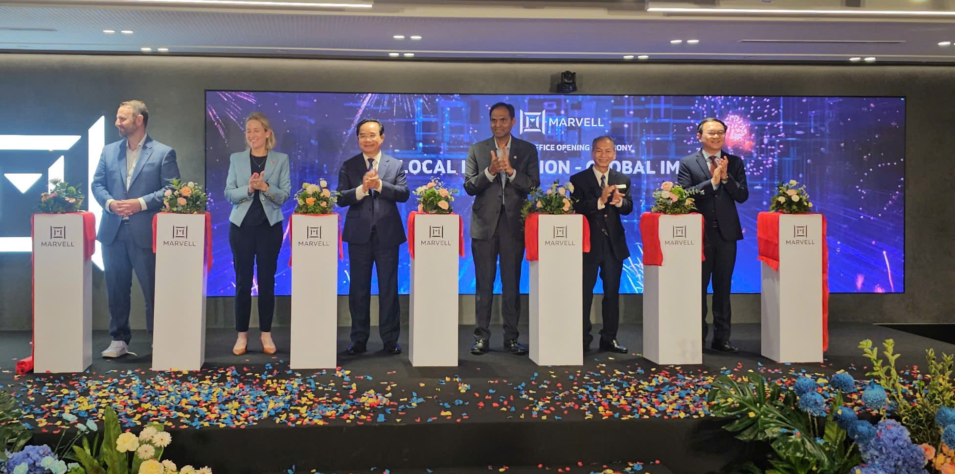 Cận cảnh phòng thí nghiệm triệu USD đặt tại TP HCM của "gã khổng lồ" bán dẫn toàn cầu- Ảnh 2. Cận cảnh phòng thí nghiệm triệu USD đặt tại TP HCM của "gã khổng lồ" bán dẫn toàn cầu- Ảnh 2.