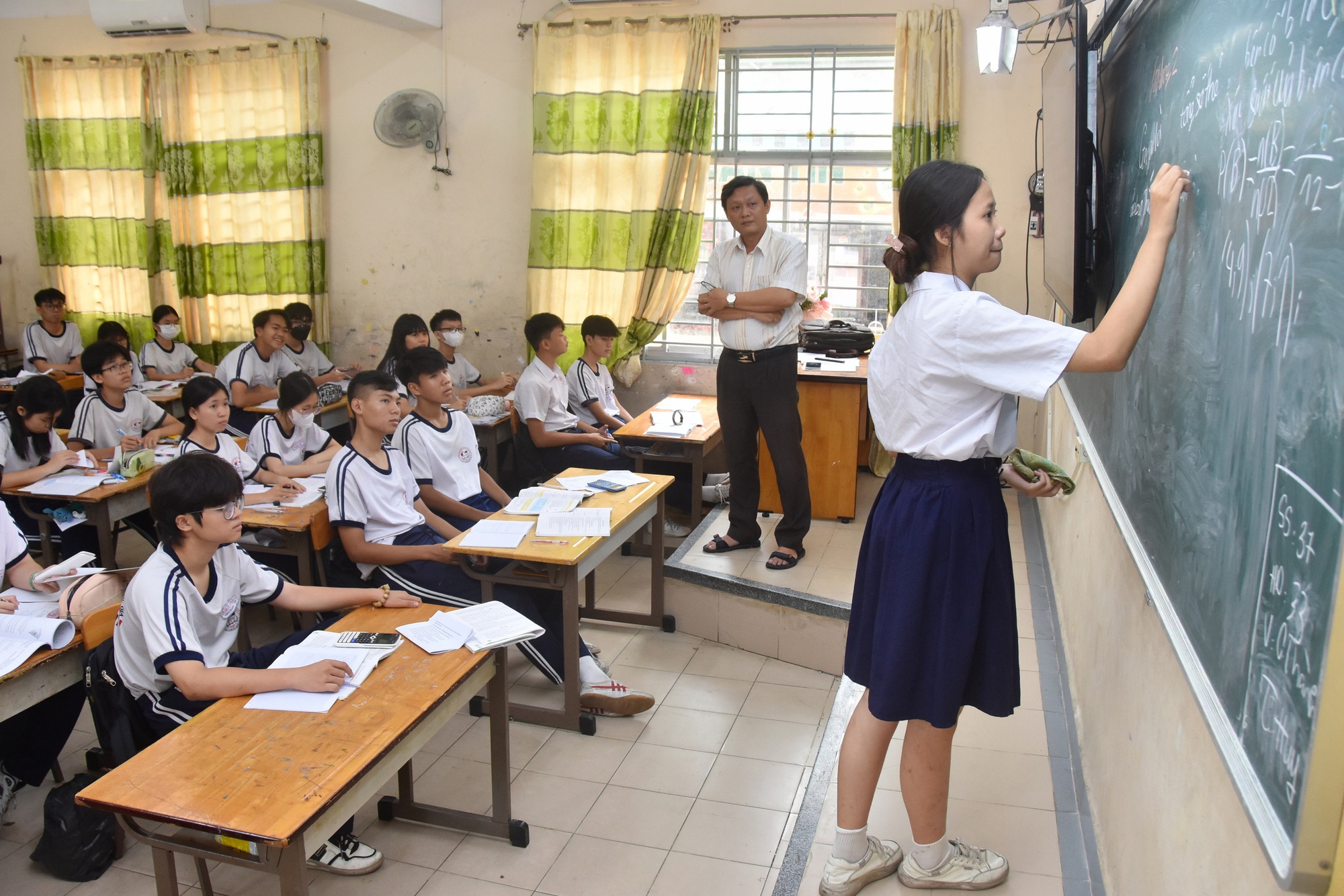 Thận trọng khi đưa AI vào trường học- Ảnh 1.