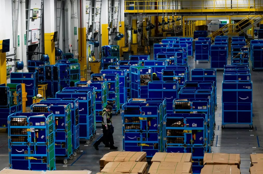 Sốc: Amazon tuyên bố sẽ thay thế 500.000 lao động bằng robot- Ảnh 3.