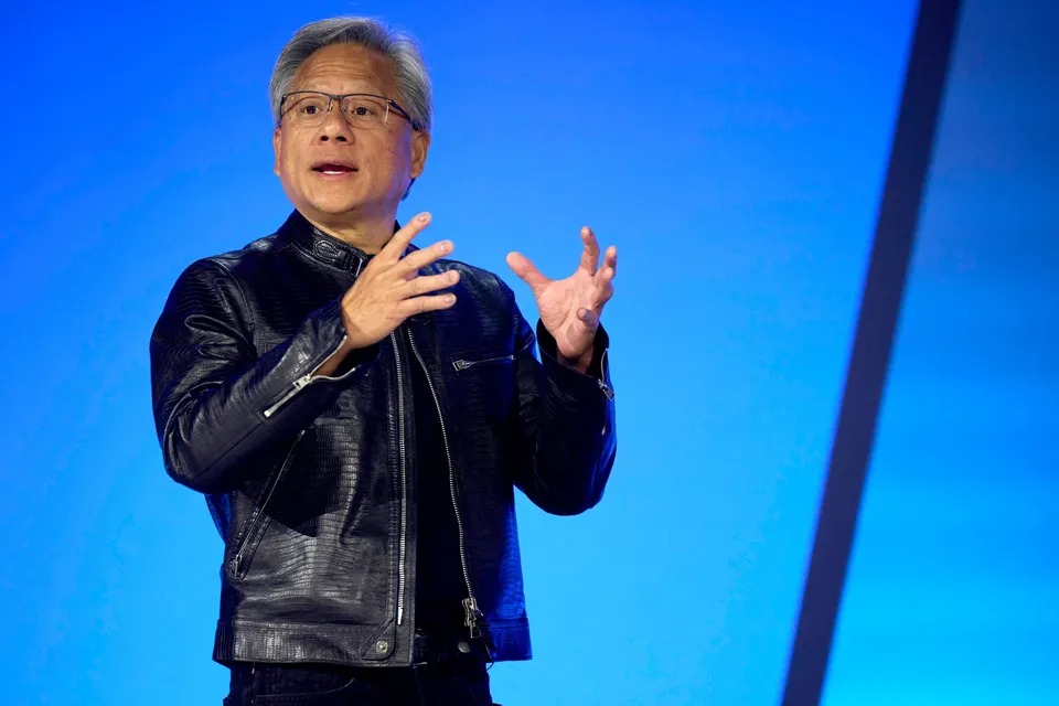Jensen Huang: AI sẽ khiến con người bận rộn hơn trong tương lai, không phải rảnh rỗi- Ảnh 1. Jensen Huang: AI sẽ khiến con người bận rộn hơn trong tương lai, không phải rảnh rỗi- Ảnh 1.